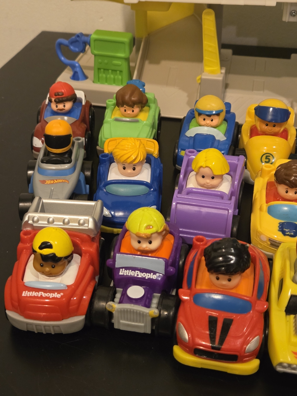 HUGE Wheelie Cars Bundle Little People & Parking Garage Playset - Picture 2 of 6